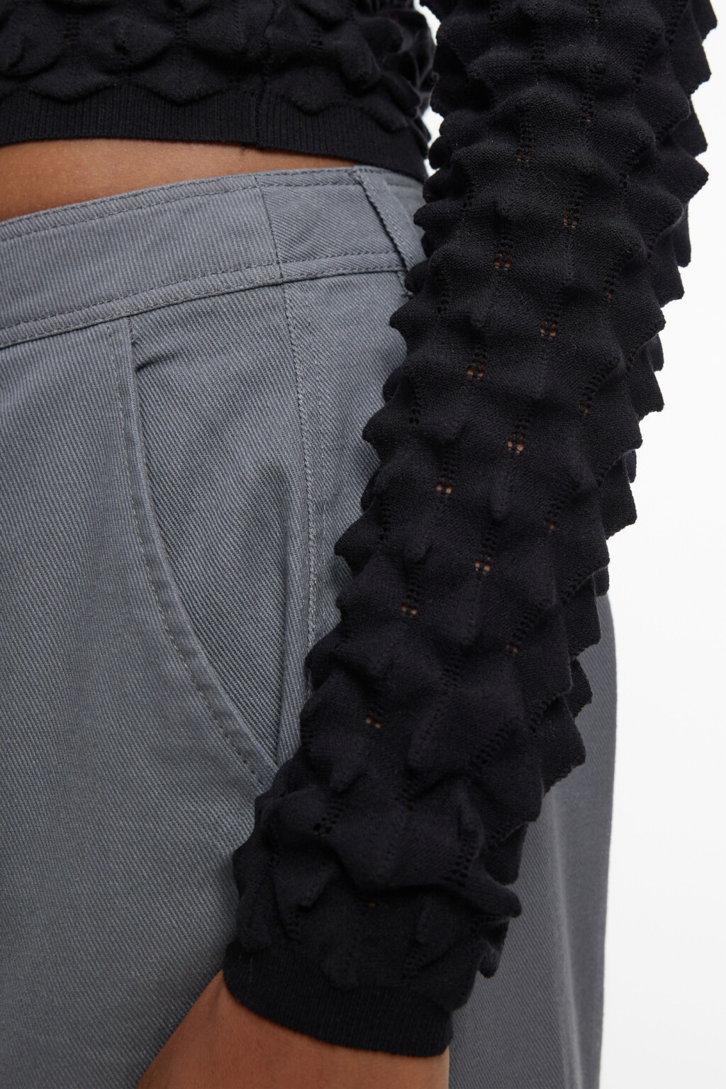 Джемпер вискозный облегающий с объемным узором - цвет черный - 6