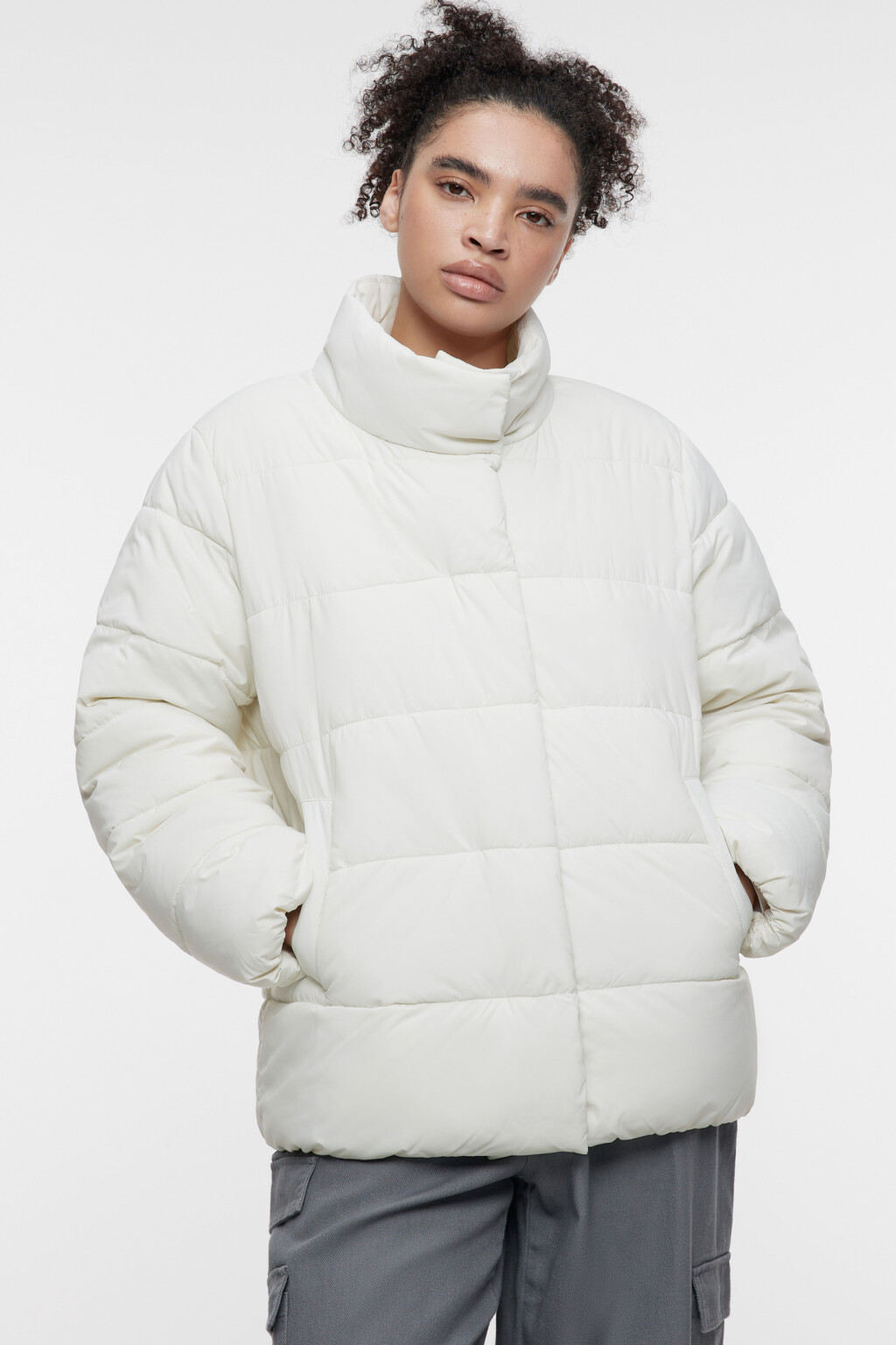 Куртка стеганая демисезонная с воротником-стойкой - цвет молочный - 2