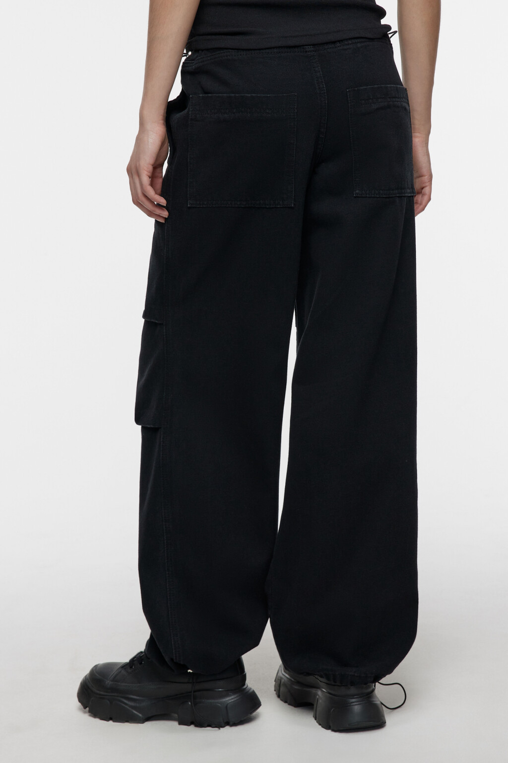 Брюки-парашюты джинсовые широкие на низкой посадке - цвет черный - 4