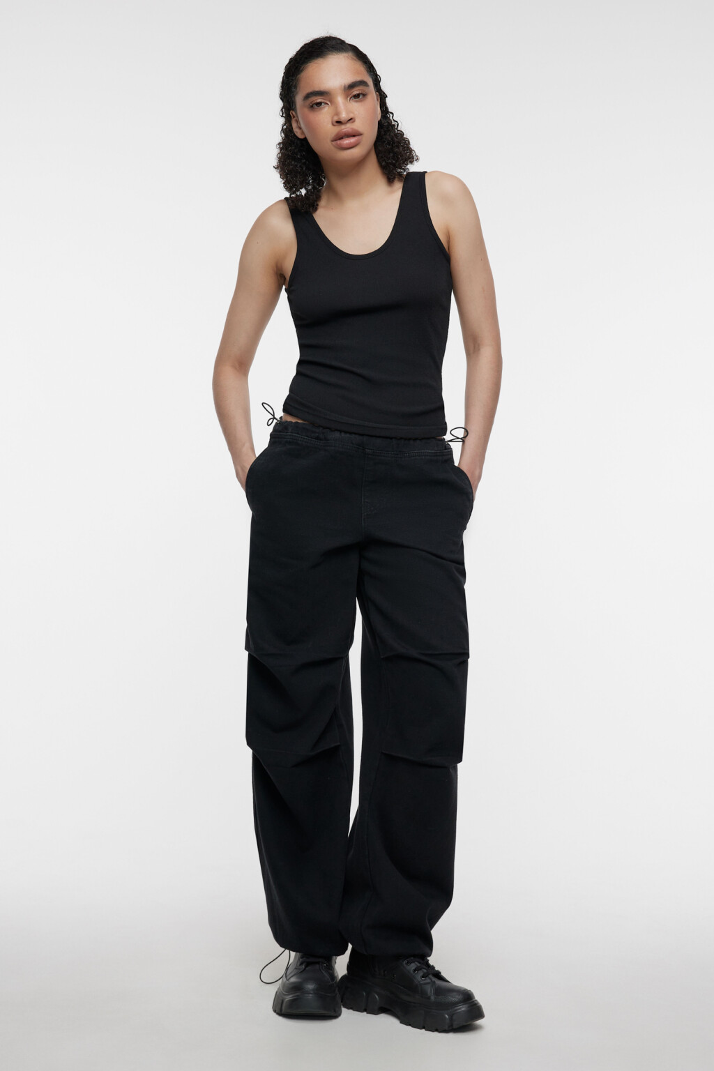 Брюки-парашюты джинсовые широкие на низкой посадке - цвет черный - 1