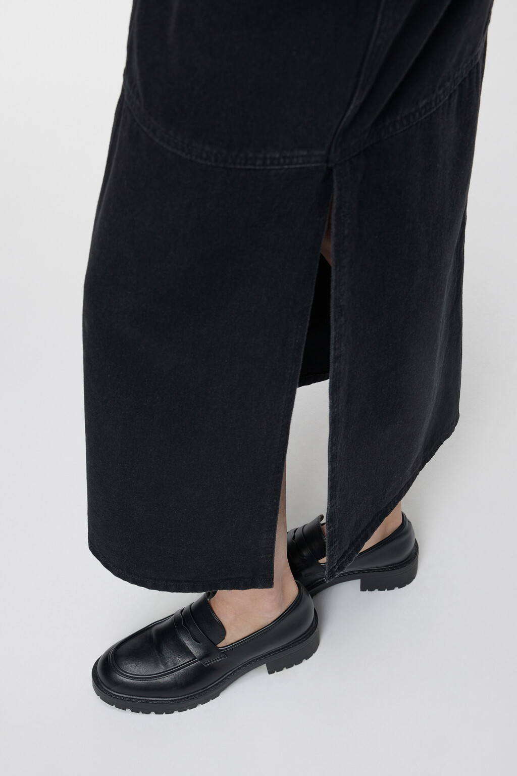 Юбка-парашют миди джинсовая с разрезом сбоку - цвет черный - 7