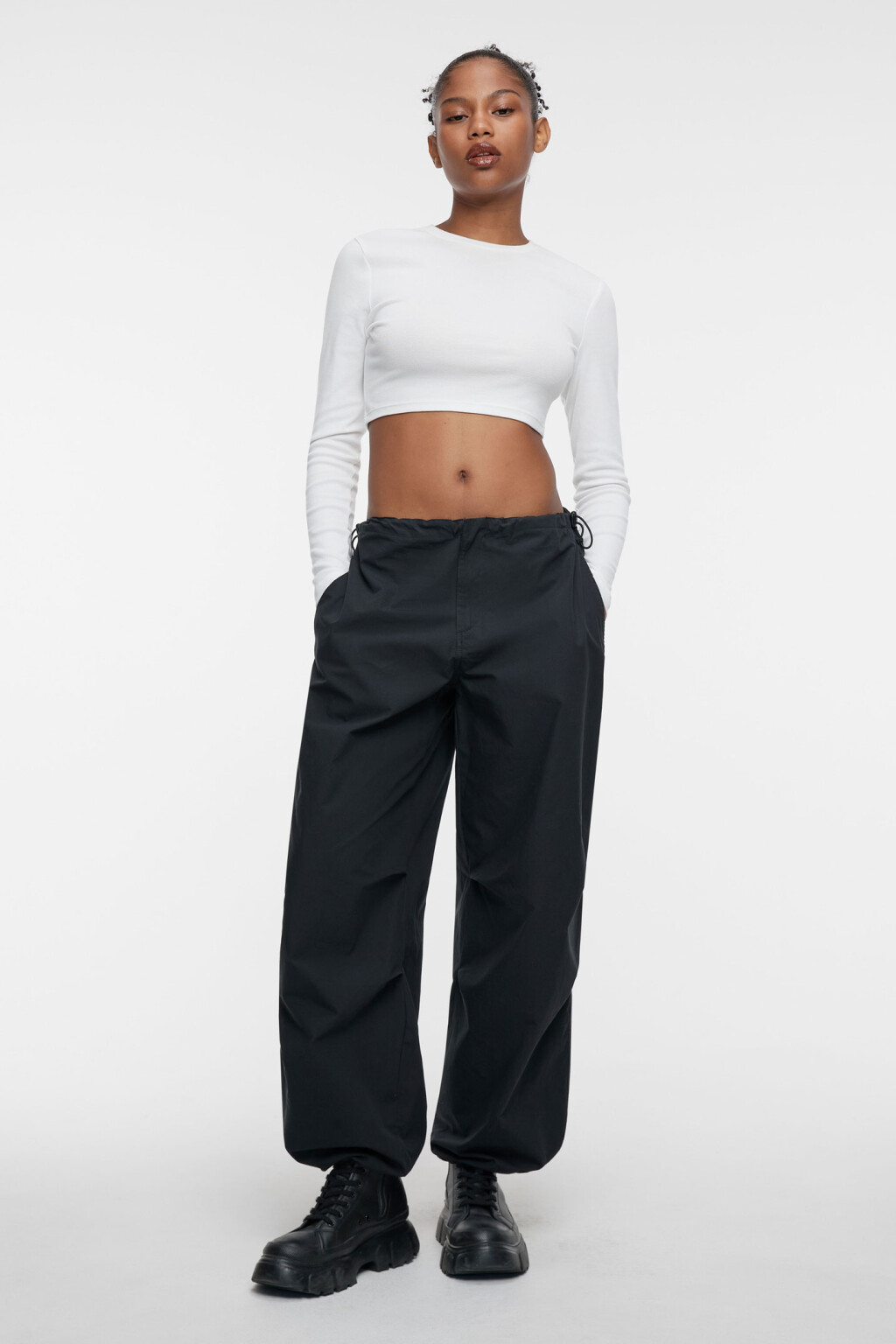 Брюки-парашюты хлопковые с утяжками на поясе и манжетах - цвет черный - 1
