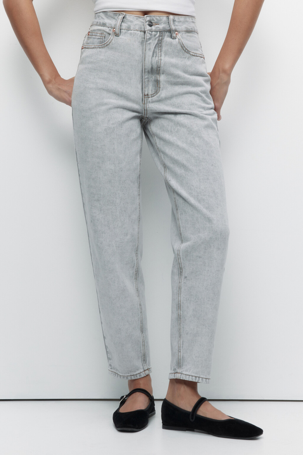 Джинсы mom's классические с высокой посадкой - цвет серый - 1