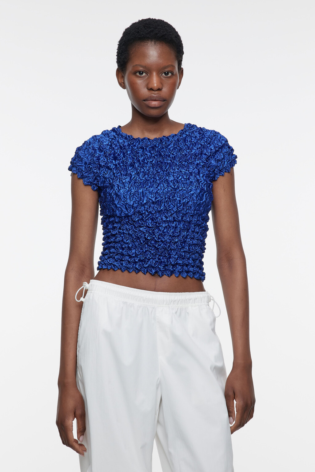 Топ-футболка объемный блестящий из эластичной ткани - цвет синий - 3