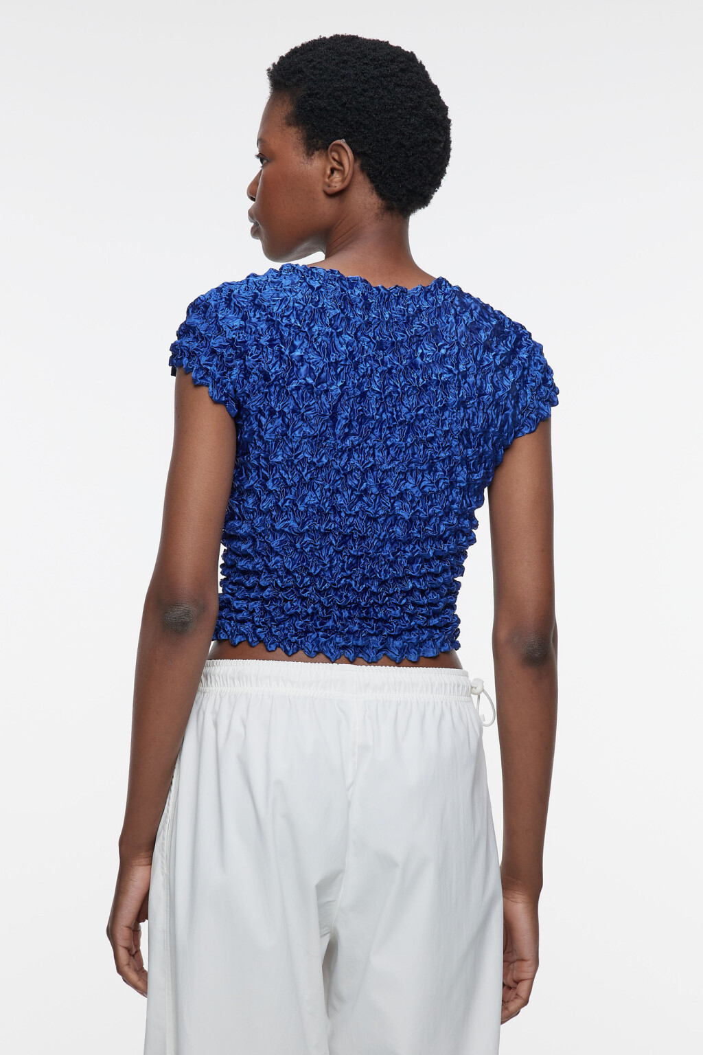 Топ-футболка объемный блестящий из эластичной ткани - цвет синий - 5