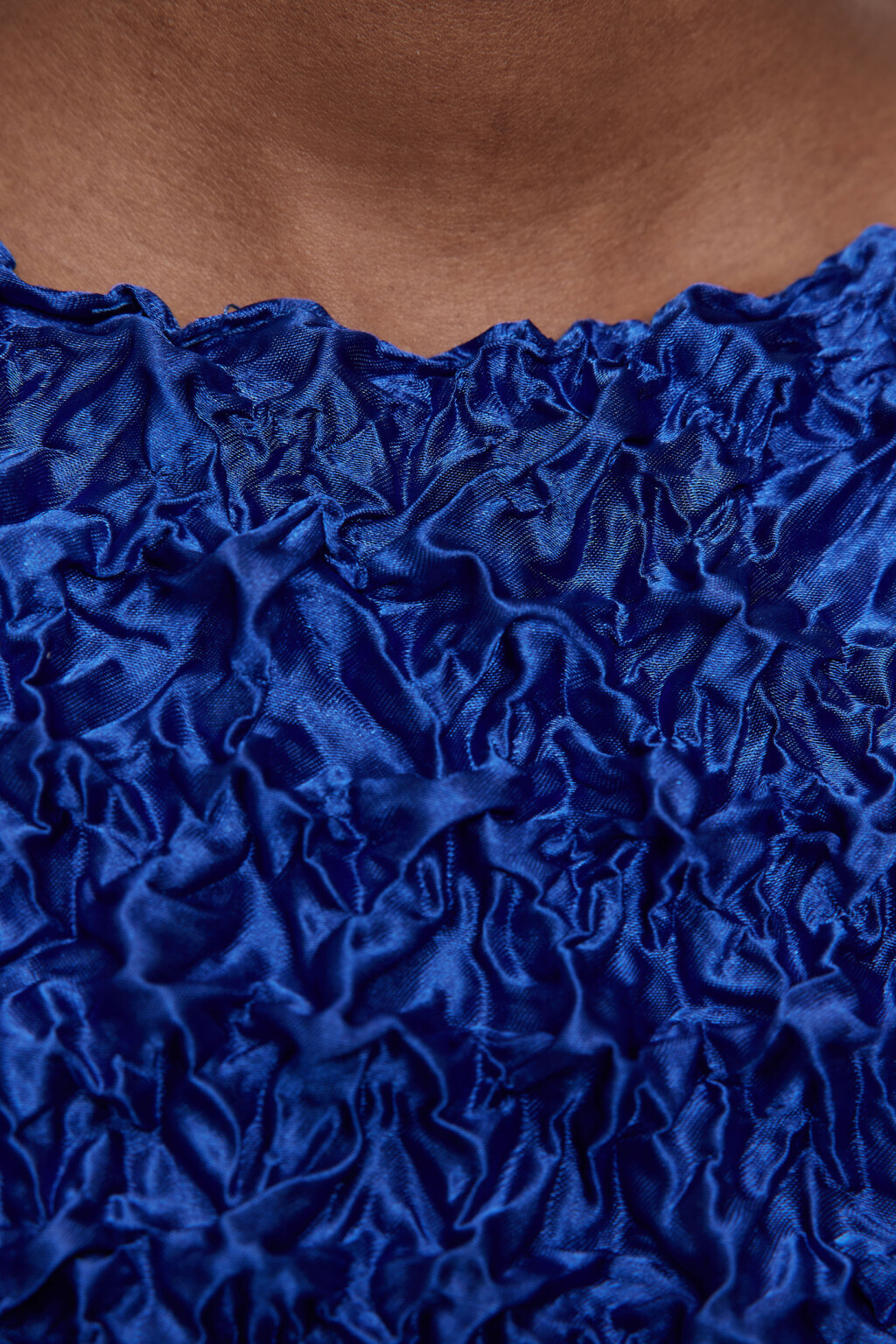 Топ-футболка объемный блестящий из эластичной ткани - цвет синий - 7