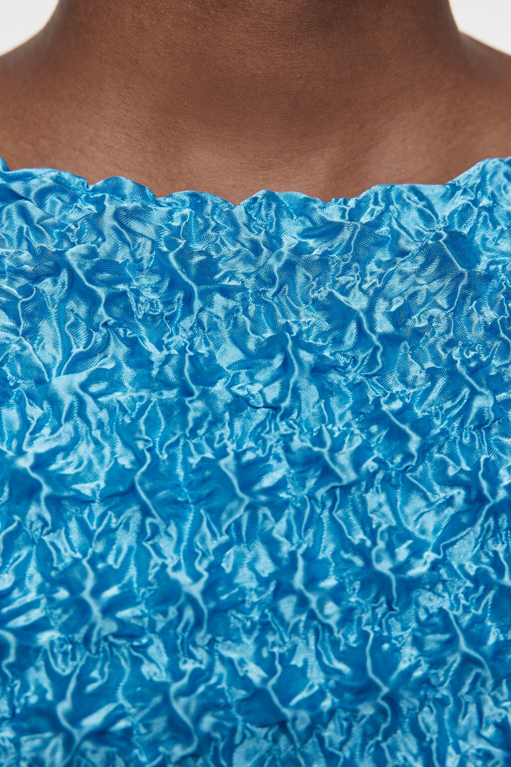 Топ-футболка объемный блестящий из эластичной ткани - цвет голубой - 7