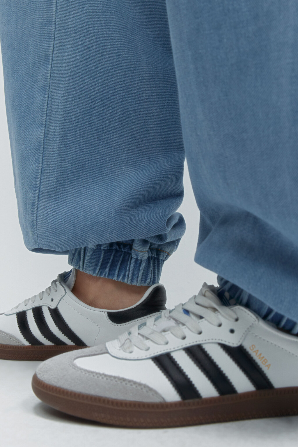 Джинсы-джоггеры широкие с карманами карго - цвет голубой - 6