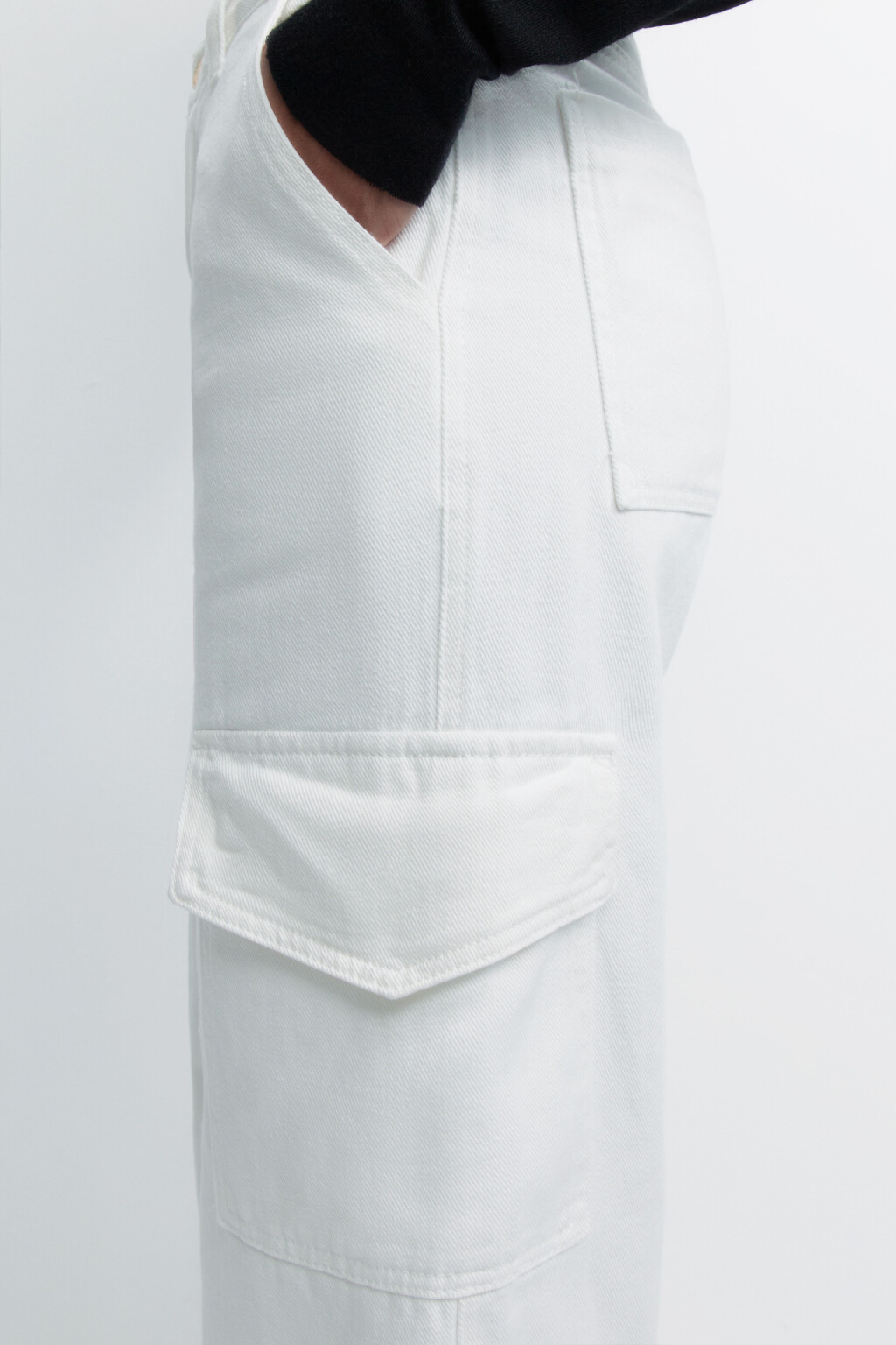 Джинсы-джоггеры широкие с карманами карго - цвет белый - 7