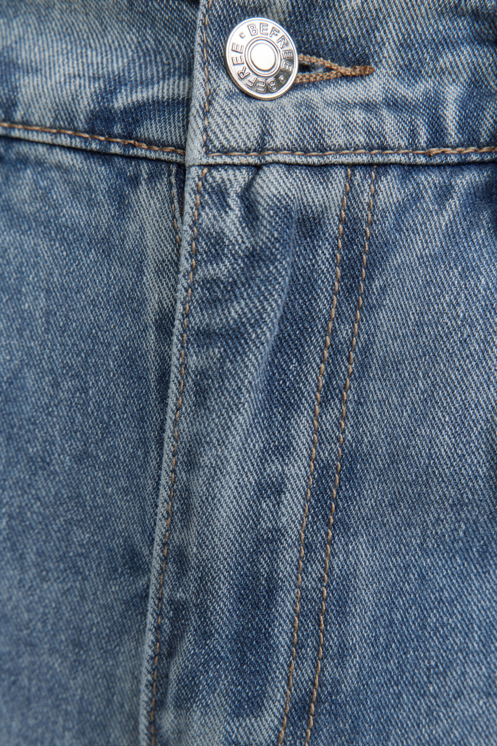 Джинсы-джоггеры свободные с цепочками и подвесками - цвет голубой - 5