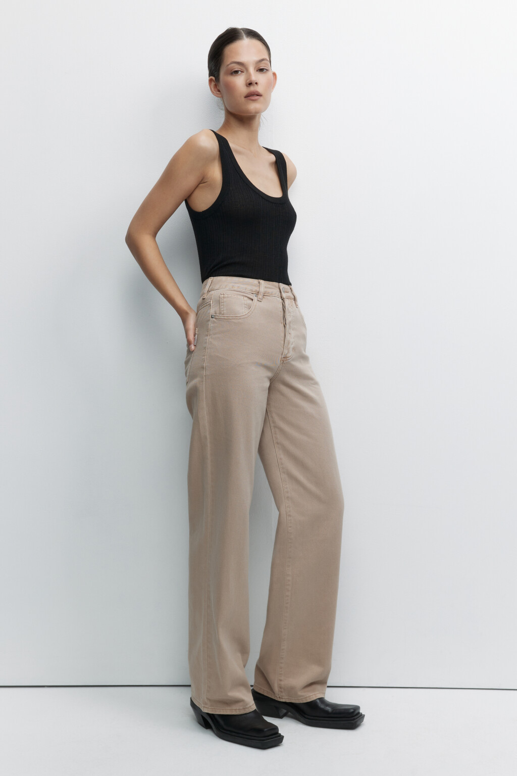 Джинсы широкие бежевые с высокой посадкой - цвет бежевый - 4