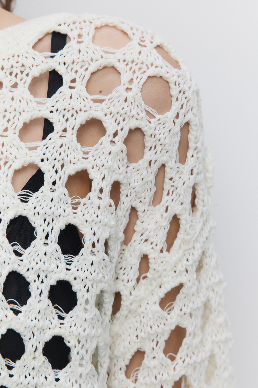Джемпер свободный укороченный ажурной вязки - цвет бежевый - 7
