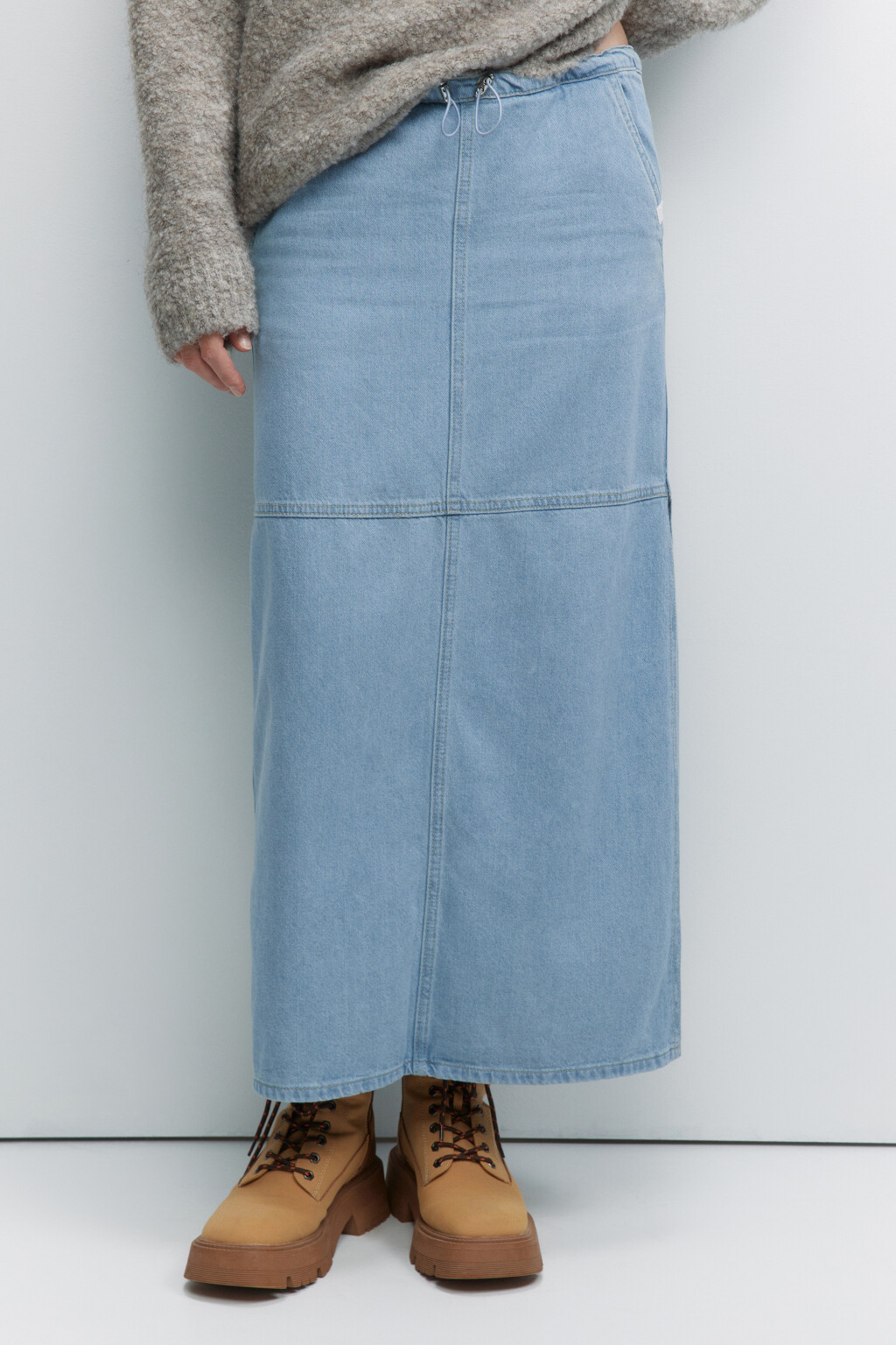 Юбка-парашют джинсовая с утяжками на поясе и разрезом - цвет голубой - 2