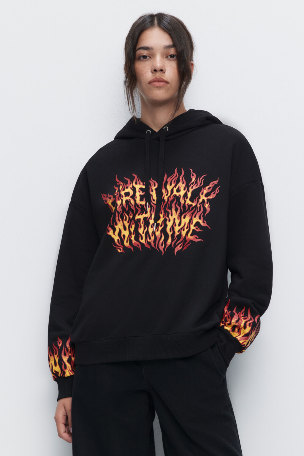 Худи oversize хлопковая с капюшоном и принтом - цвет черный - 2