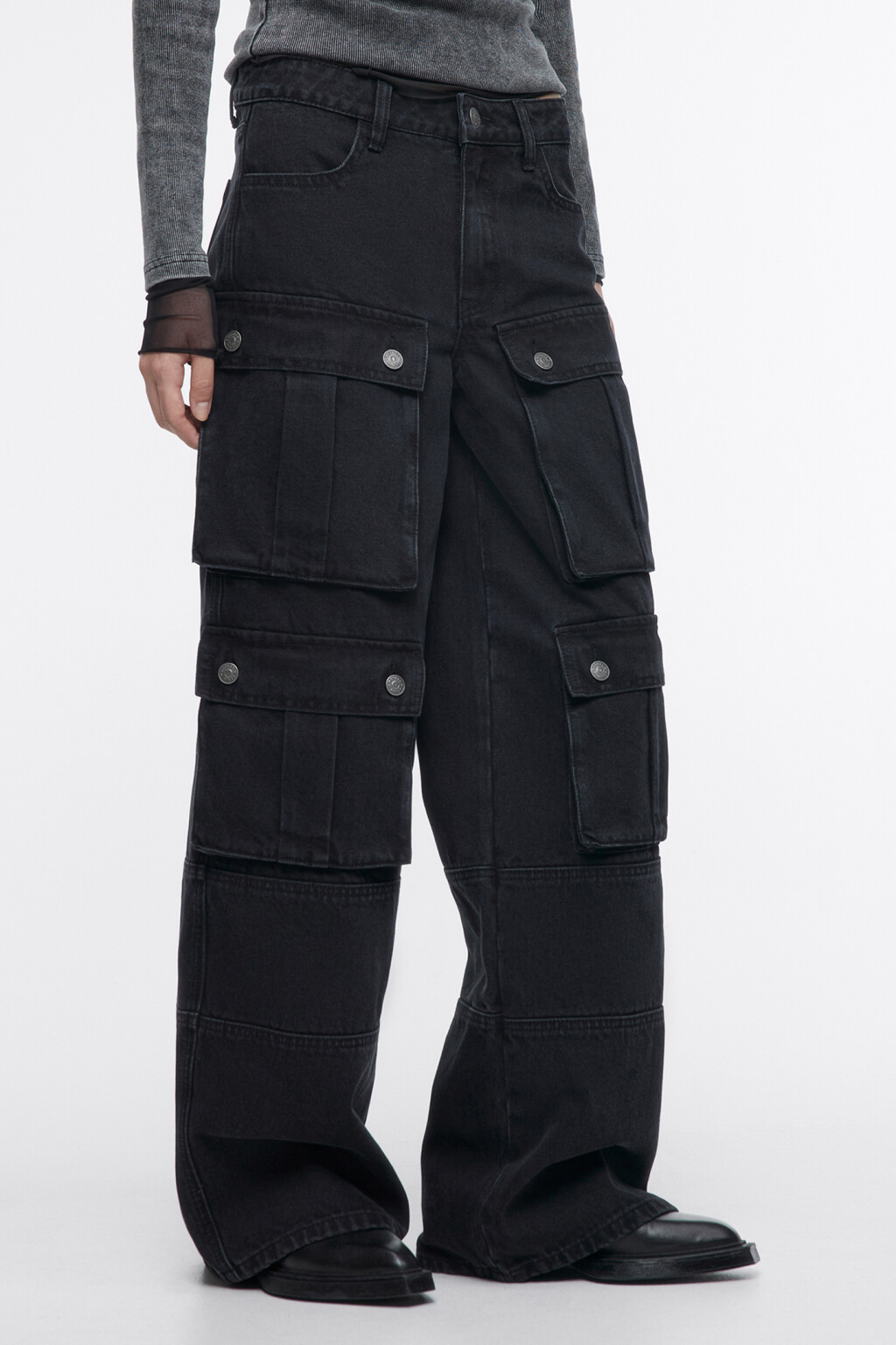 Джинсы карго широкие с большими карманами - цвет черный - 4