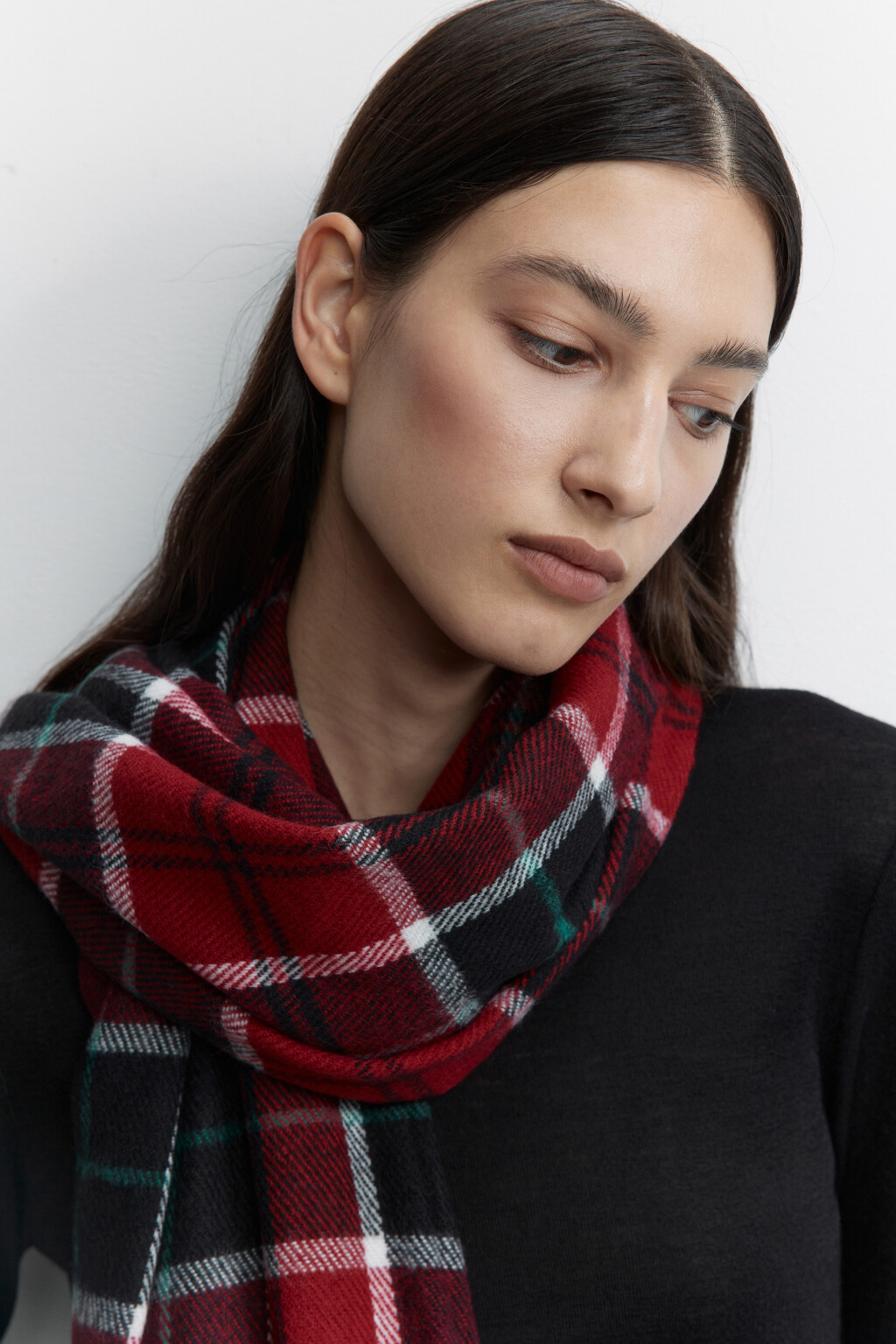 Шарф вязаный клетчатый с бахромой - цвет красный - 2