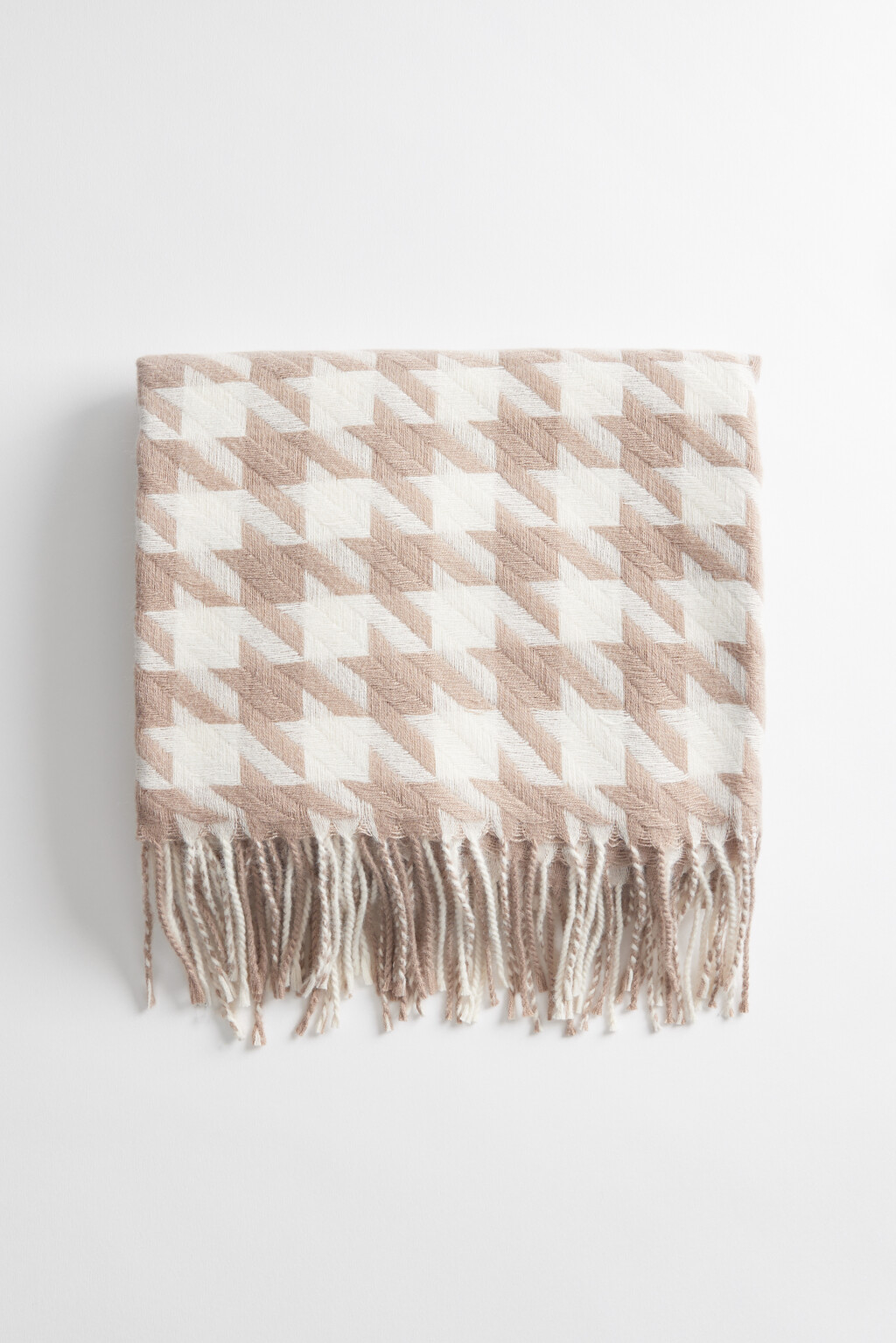 Шарф вязаный с бахромой и принтом гусиная лапка - цвет бежевый - 1