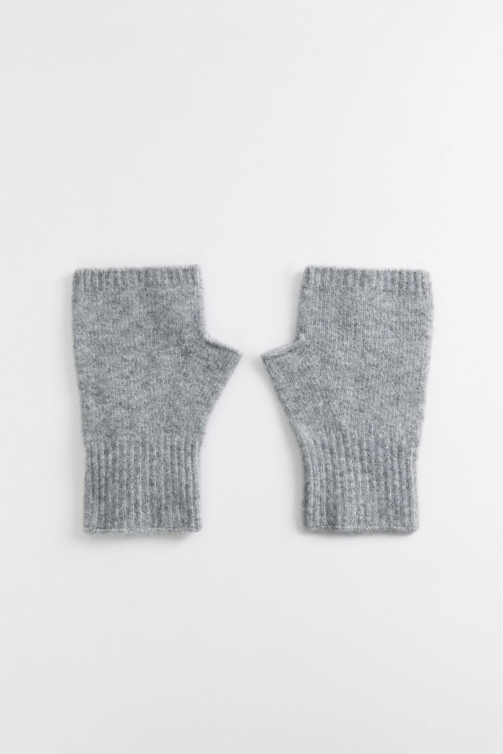 Перчатки без пальцев короткие вязаные с шерстью - цвет серый - 3