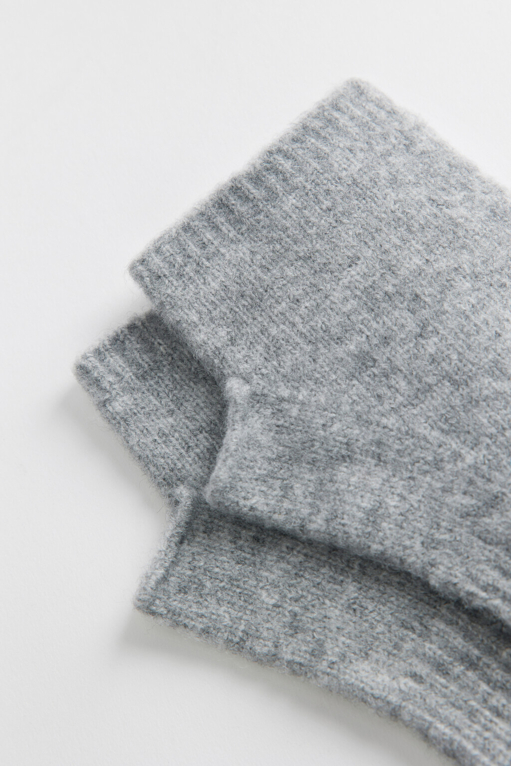 Перчатки без пальцев короткие вязаные с шерстью - цвет серый - 4