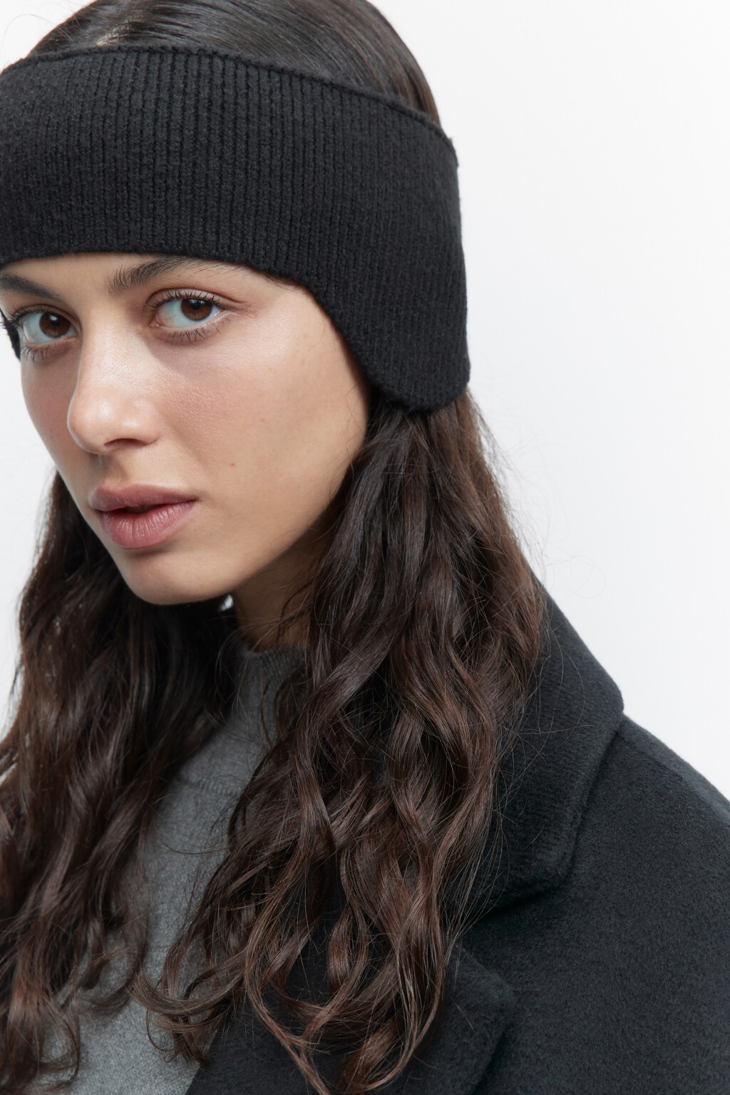 Повязка на голову вязаная с ушами - цвет черный - 2