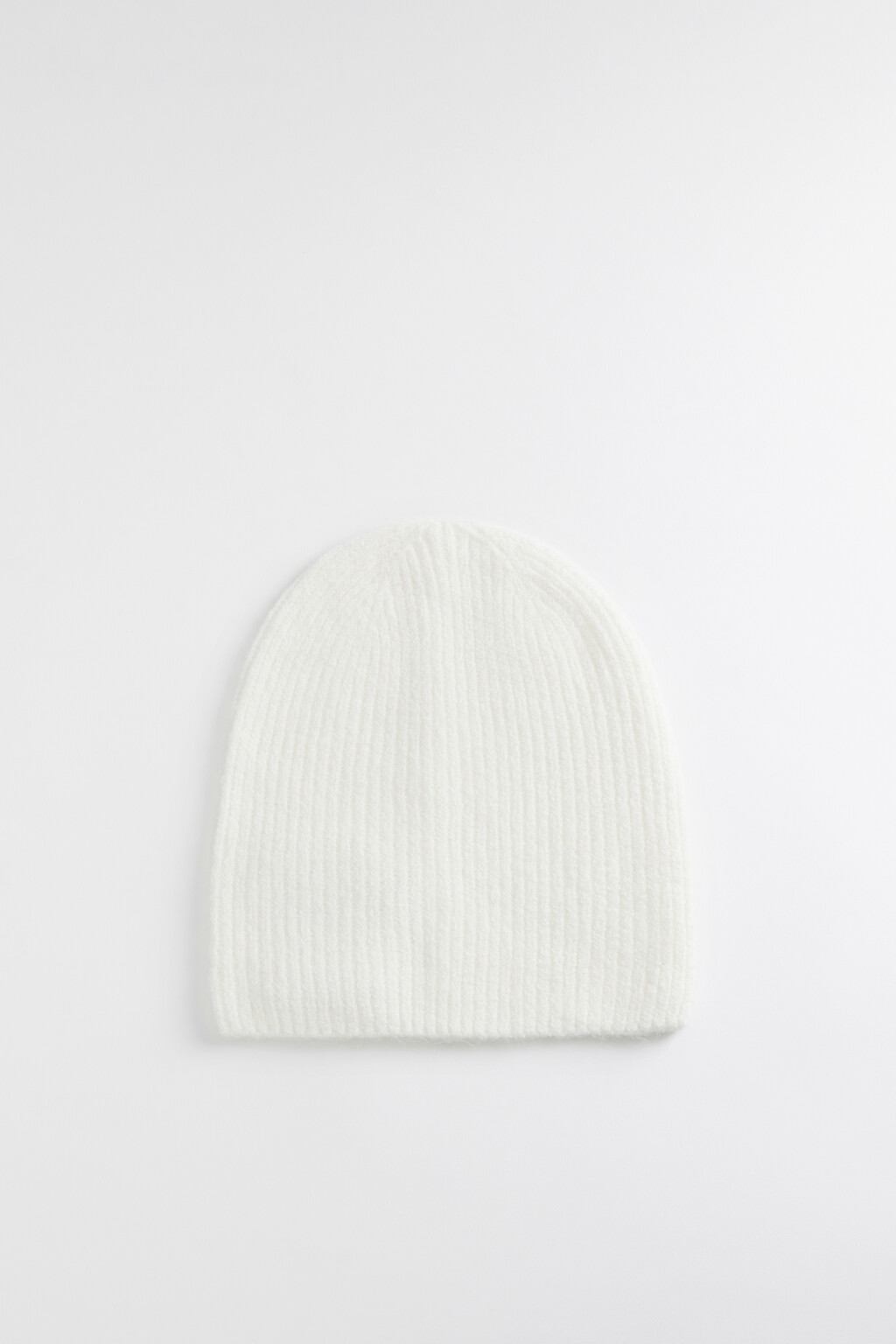 Шапка-бини вязаная без отворота - цвет бежевый - 2