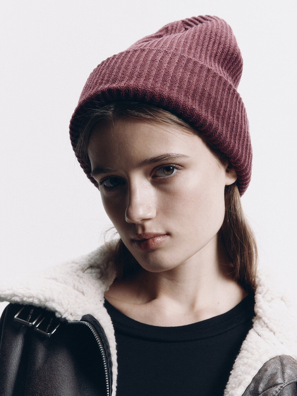 Шапка-бини вязаная из переработанного полиэстера - цвет бордовый - 2