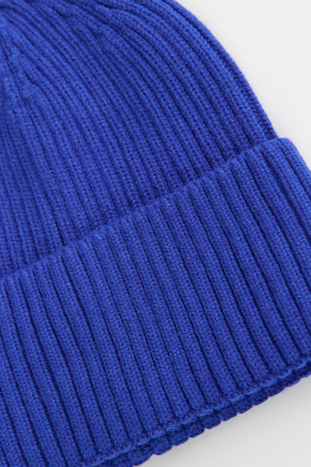 Шапка-бини вязаная вискозная с отворотом - цвет синий - 4