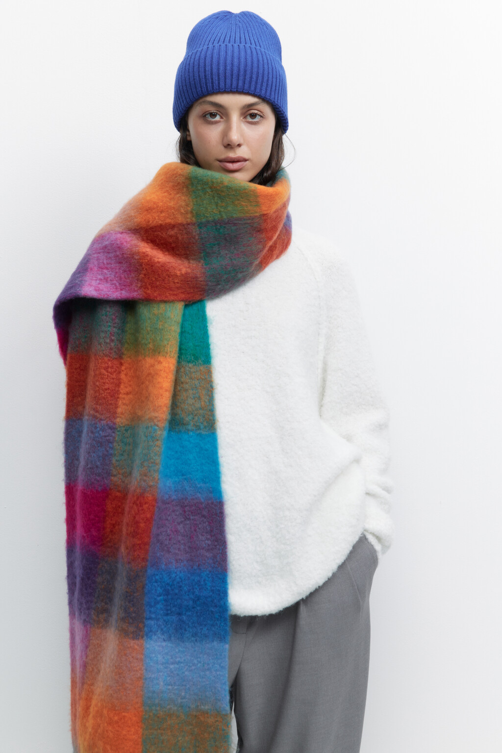 Шапка-бини вязаная вискозная с отворотом - цвет синий - 2