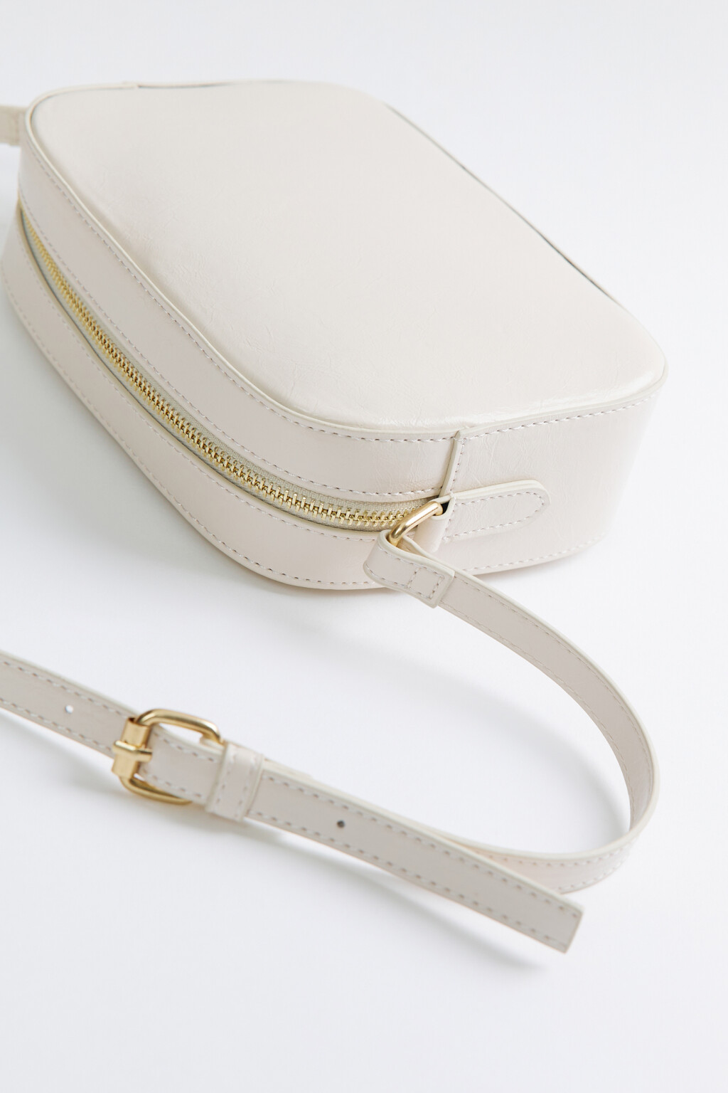 Сумка-кроссбоди прямоугольная с ремнем через плечо - цвет бежевый - 4