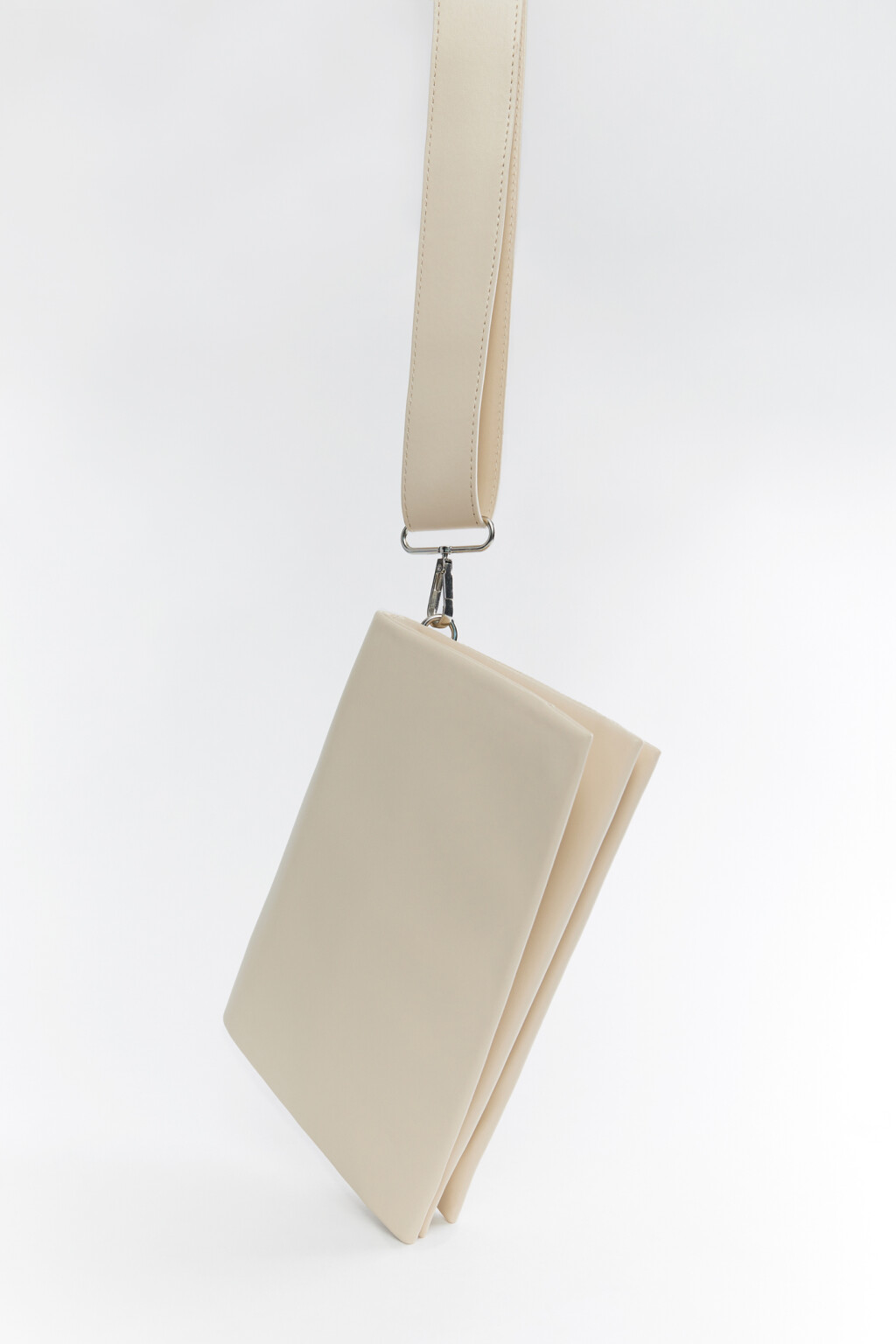 Сумка-клатч плоская с широким ремнем - цвет бежевый - 6