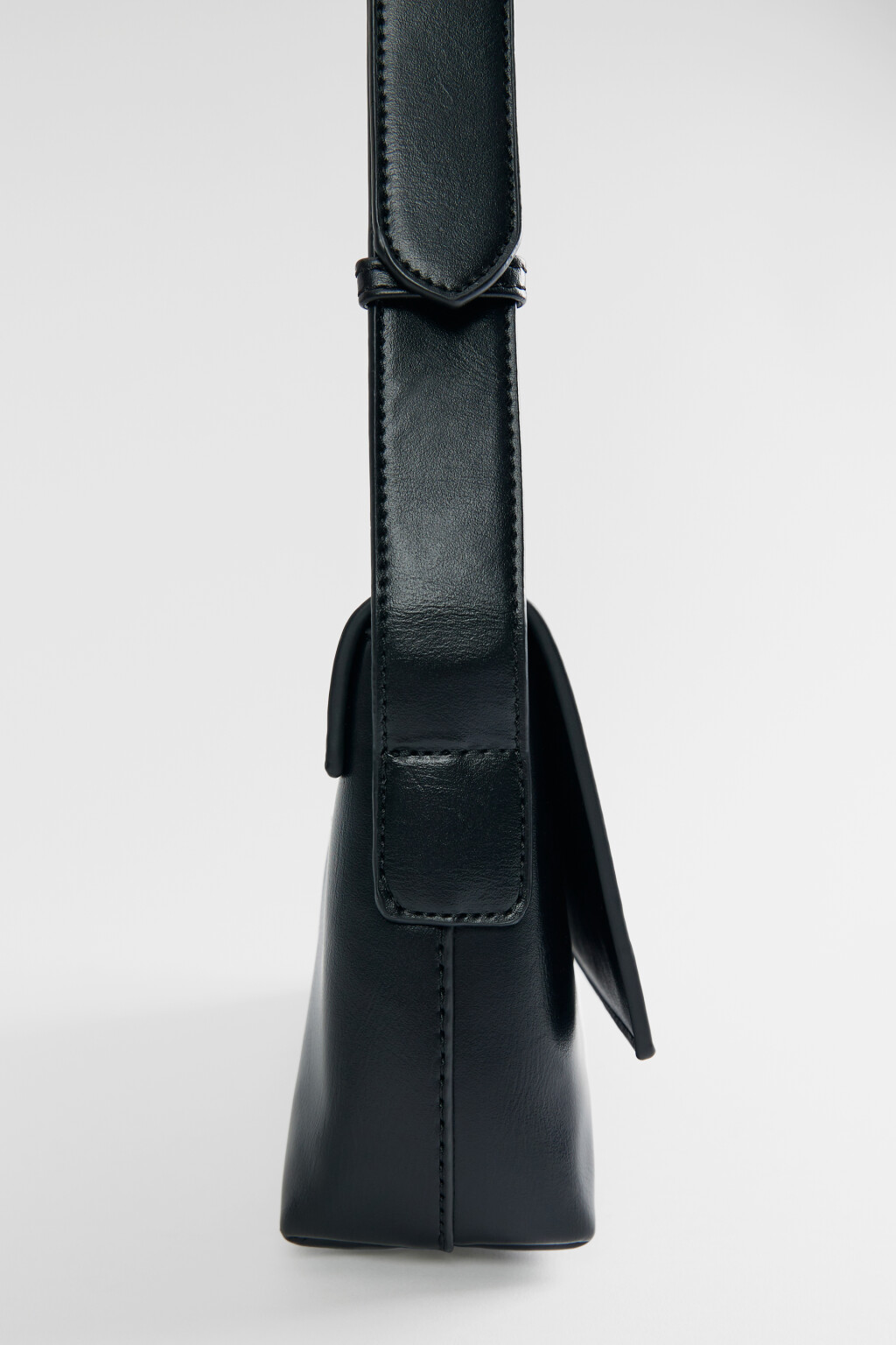 Сумка-кроссбоди прямоугольная с широким ремнем - цвет черный - 3