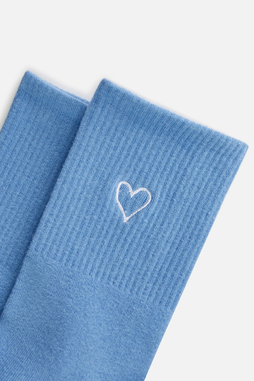 Носки высокие с вышивкой-сердечком - цвет голубой - 3