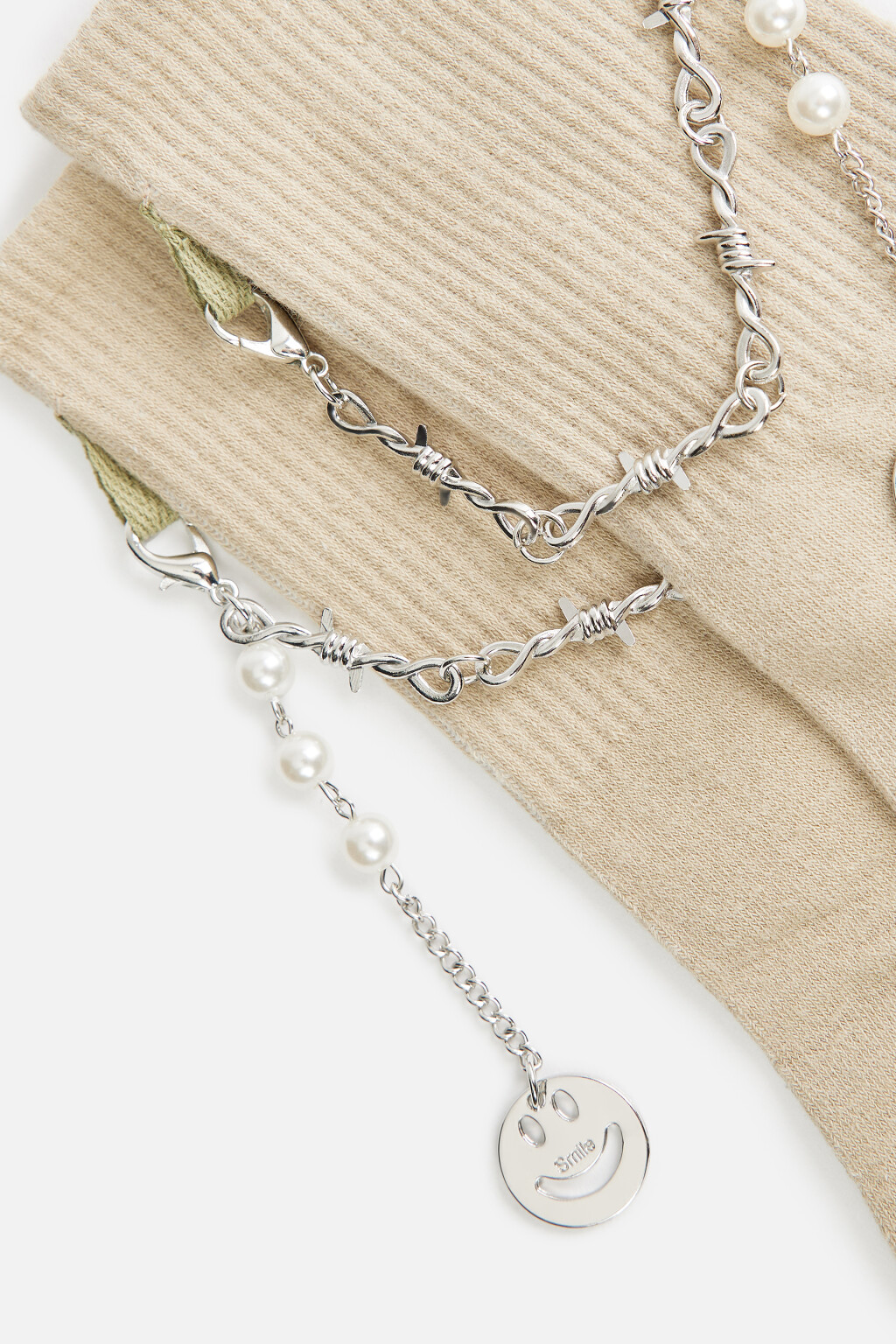 Носки высокие с цепочками и подвесками - цвет ванильный - 2