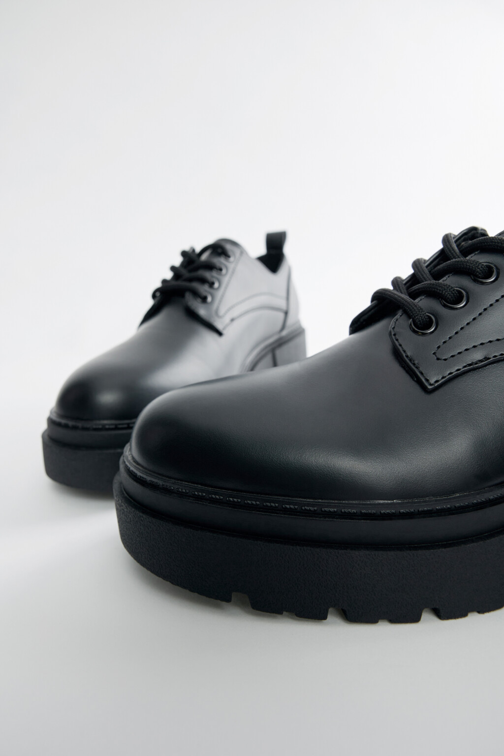 Ботинки дерби на высокой тракторной платформе - цвет черный - 5