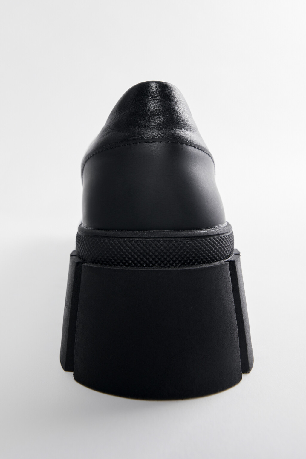 Ботинки-дерби низкие на платформе со шнуровкой - цвет черный - 6