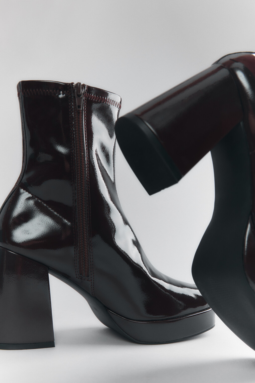 Ботильоны на высоком каблуке из лаковой искусственной кожи - цвет бордовый - 5