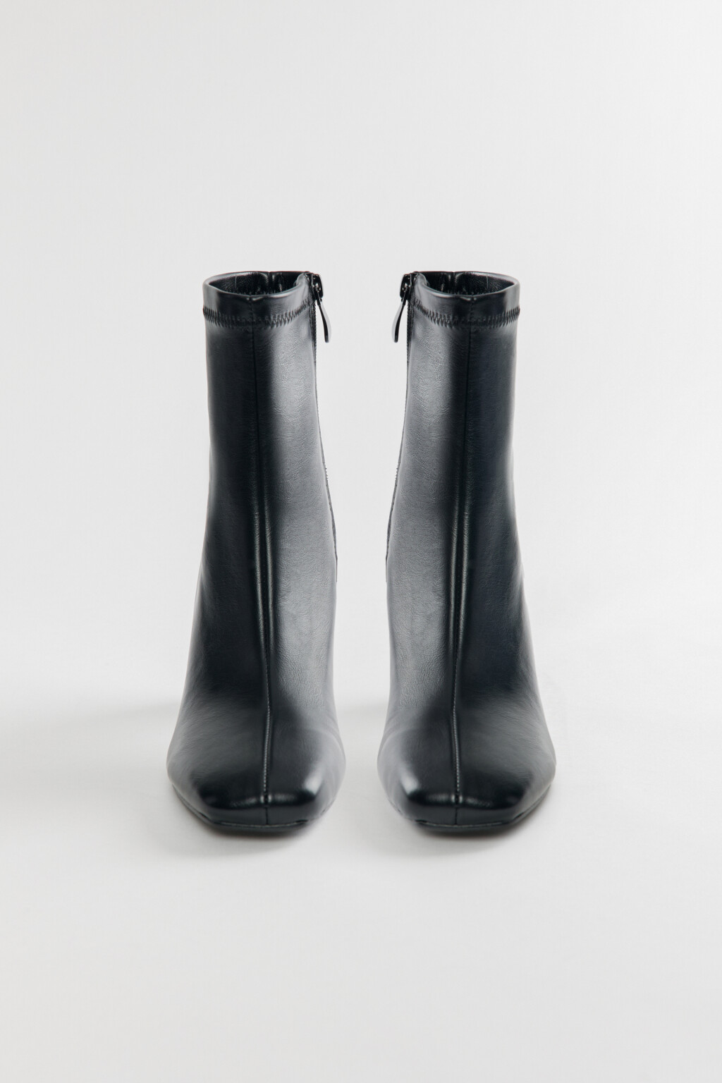 Ботильоны с круглым носком на каблуке - цвет черный - 2