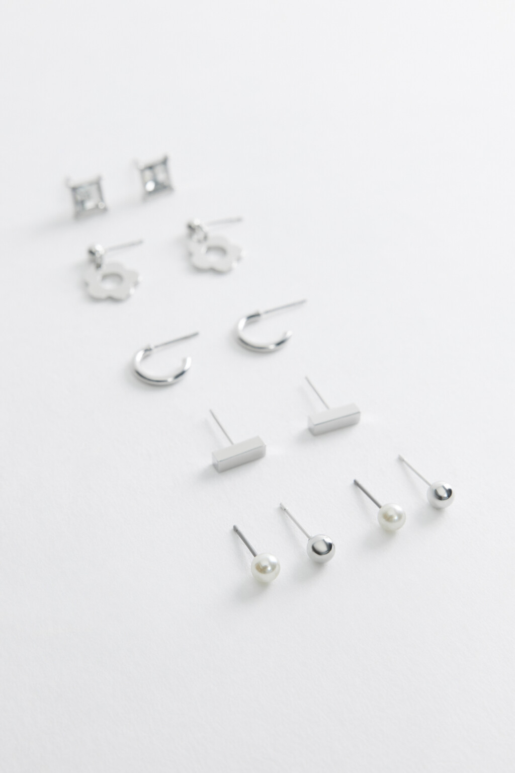 Набор серег-гвоздиков (6 пар) - цвет серый - 2