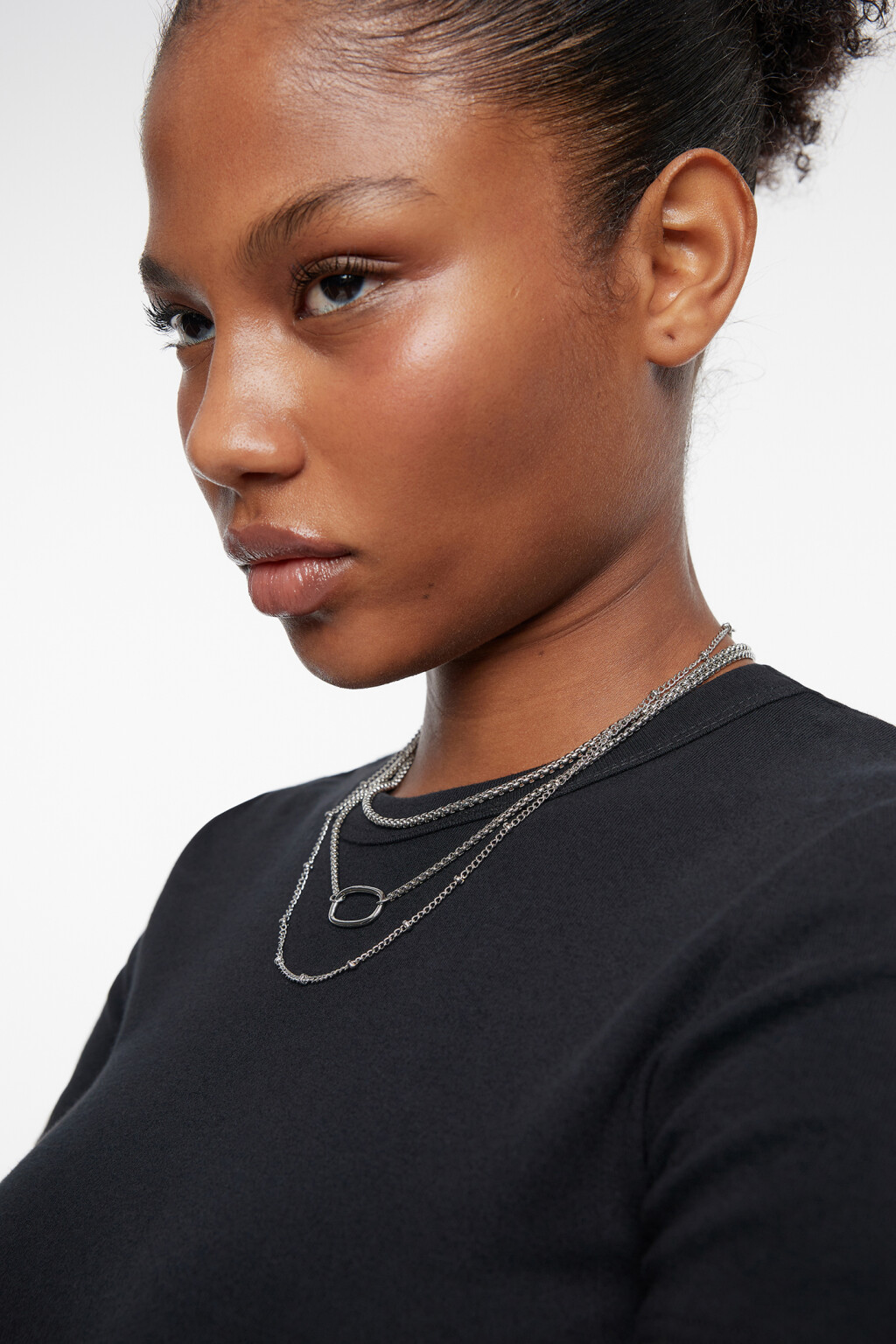 Набор из трех цепочек на шею из серебристого металла - цвет серый - 8