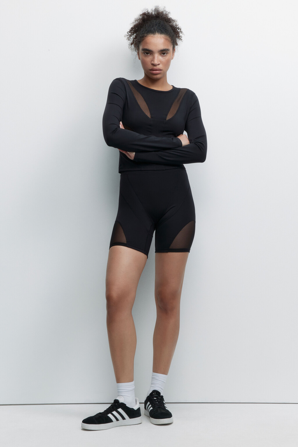 Шорты-велосипедки спортивные с сетчатыми вставками - цвет черный - 5