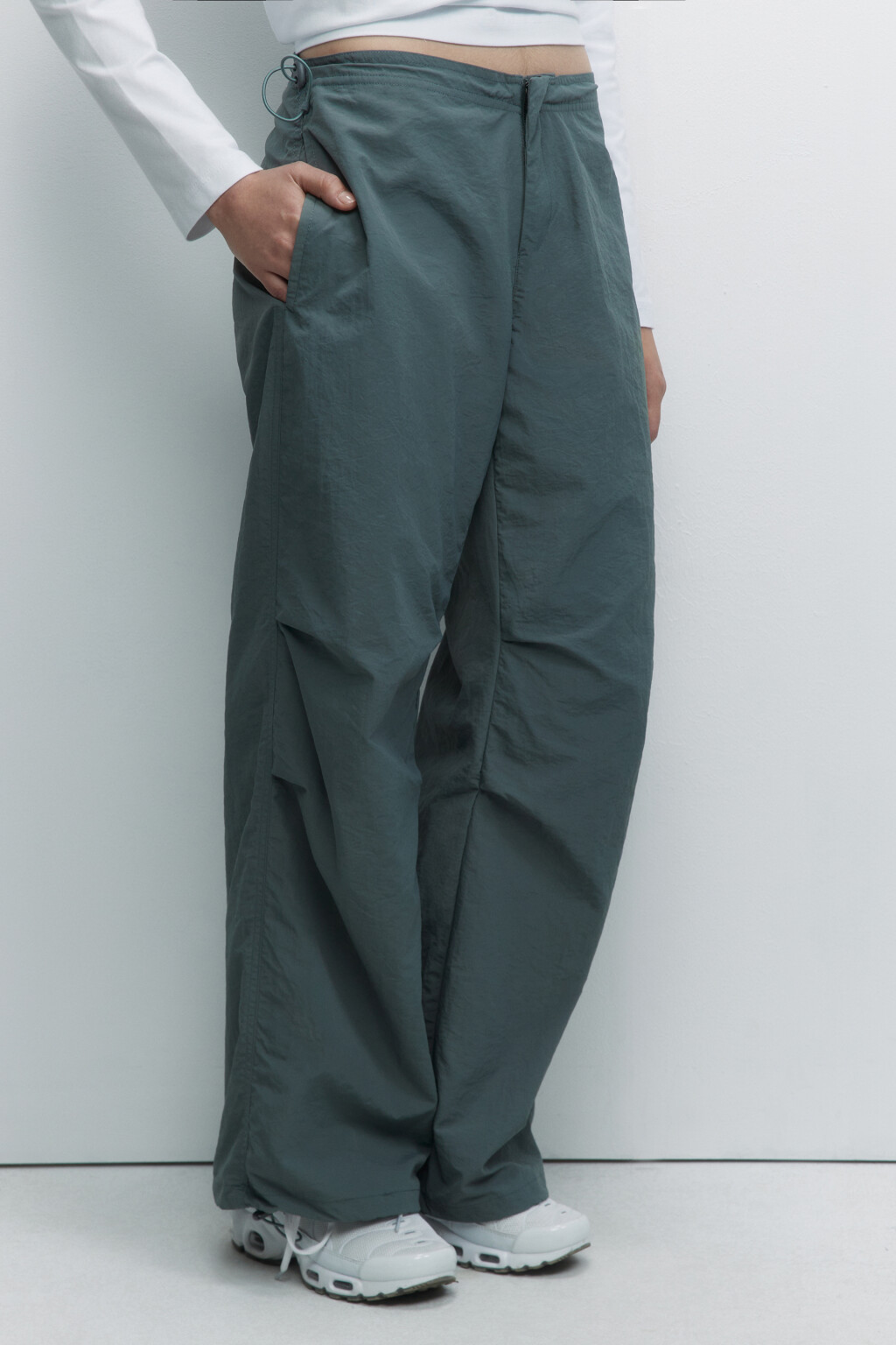 Брюки-парашюты спортивные широкие с утяжками - цвет зеленый - 3
