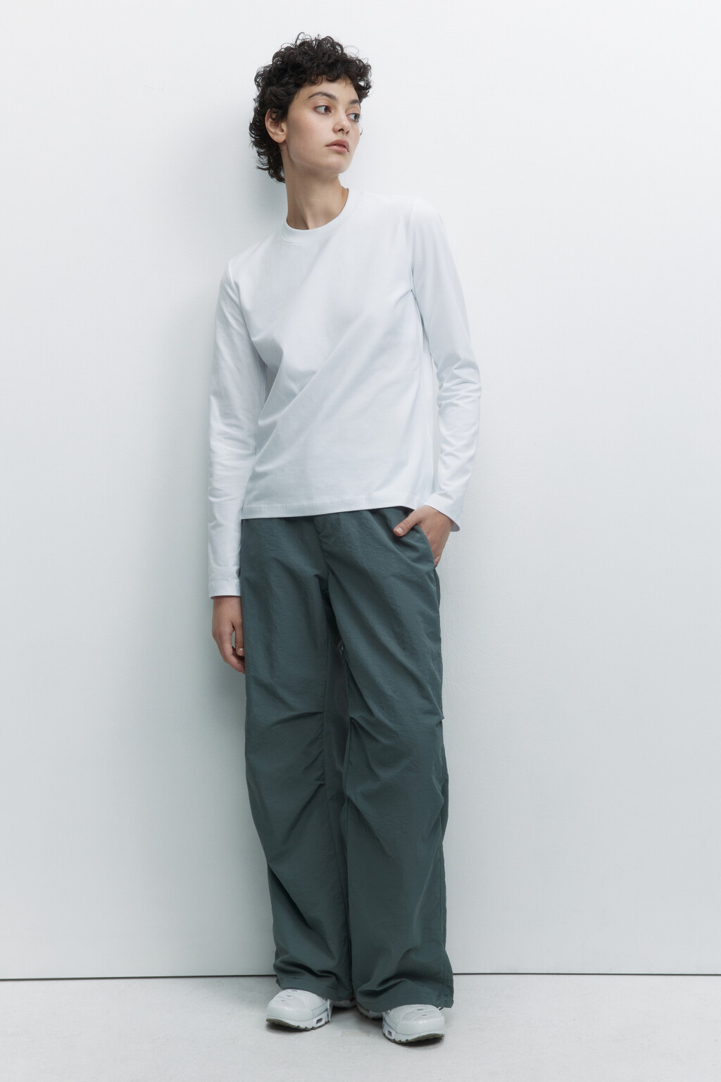 Брюки-парашюты спортивные широкие с утяжками - цвет зеленый - 1