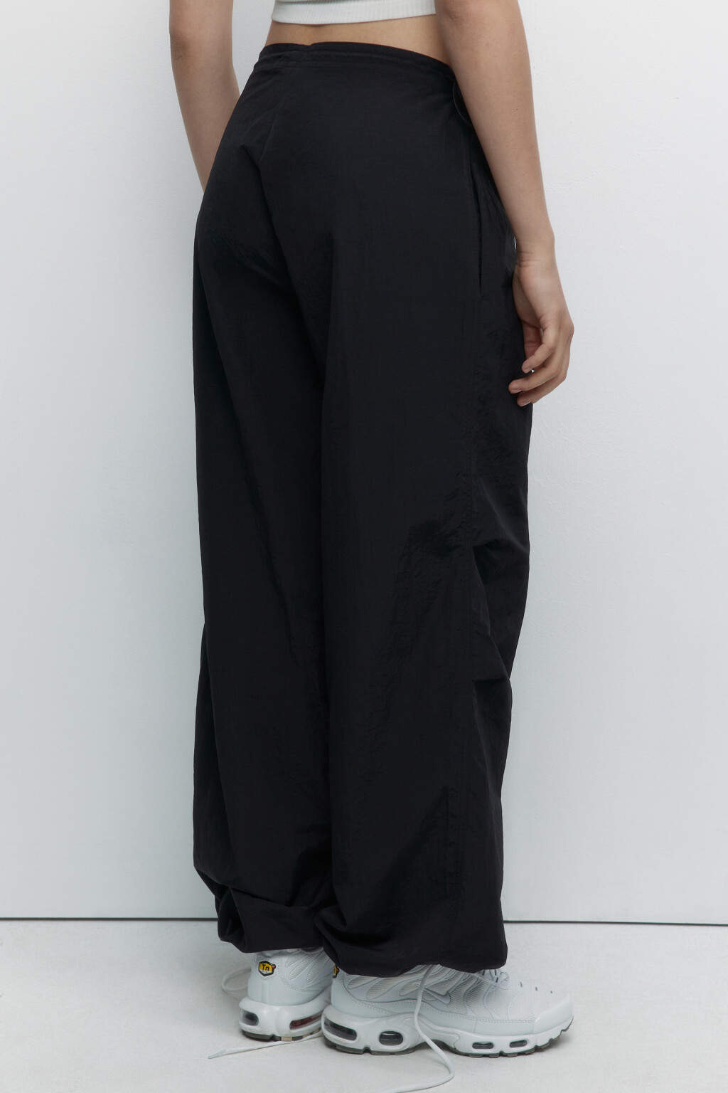 Брюки-парашюты спортивные широкие с утяжками - цвет черный - 3
