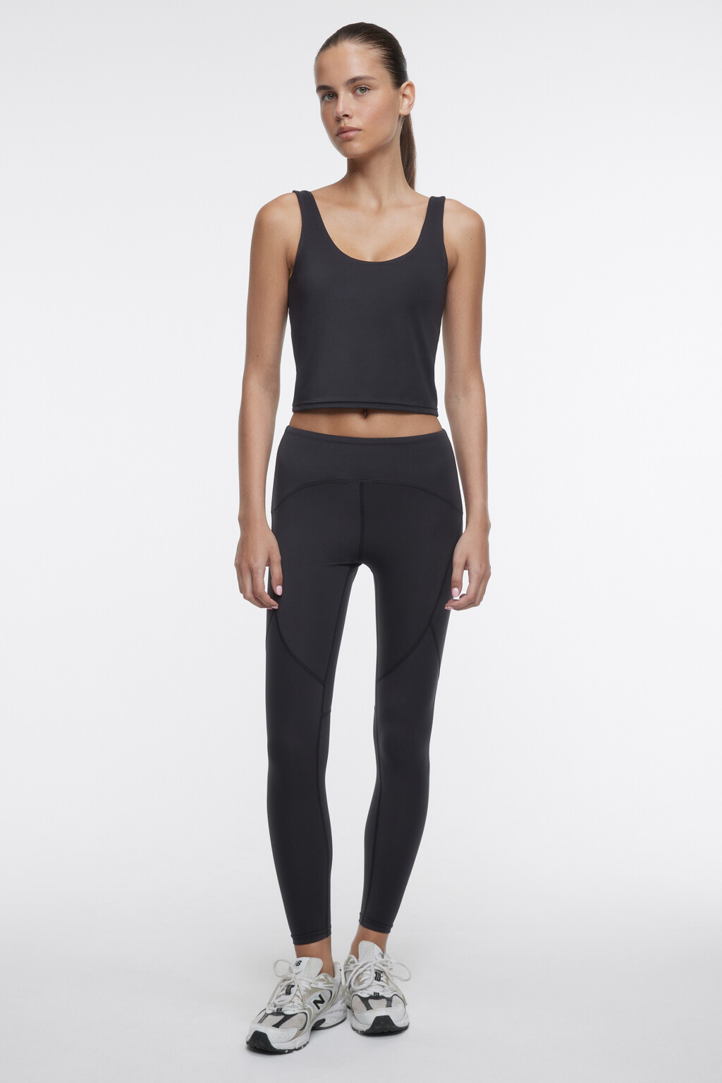 Топ-майка спортивный облегающий на широких бретелях - цвет черный - 4