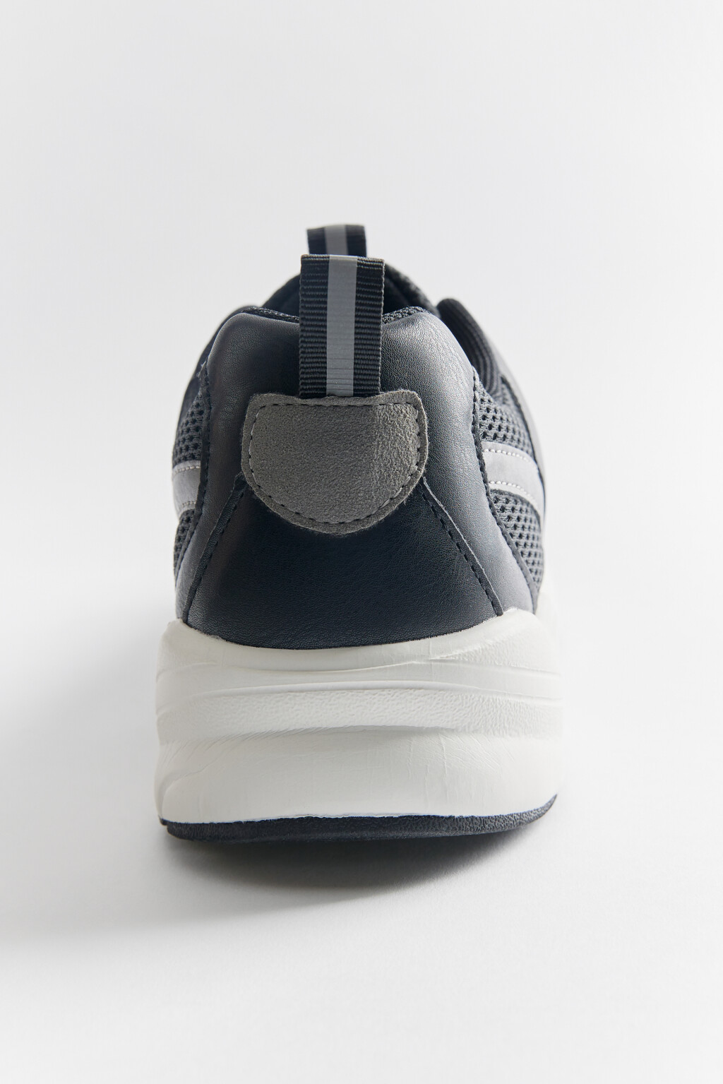 Кроссовки спортивные текстильные с вставками из искусственной кожи - цвет черный - 4