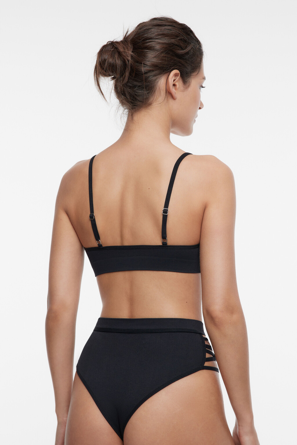 Бюстгальтер-топ бесшовный с V-вырезом и колечком - цвет черный - 2