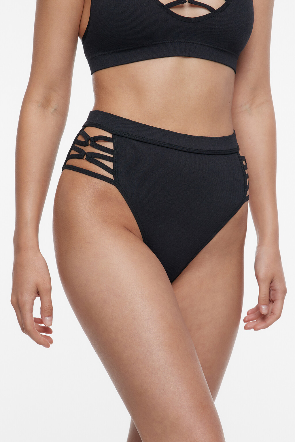 Трусы-слипы высокие со стрепами и колечками по бокам - цвет черный - 1