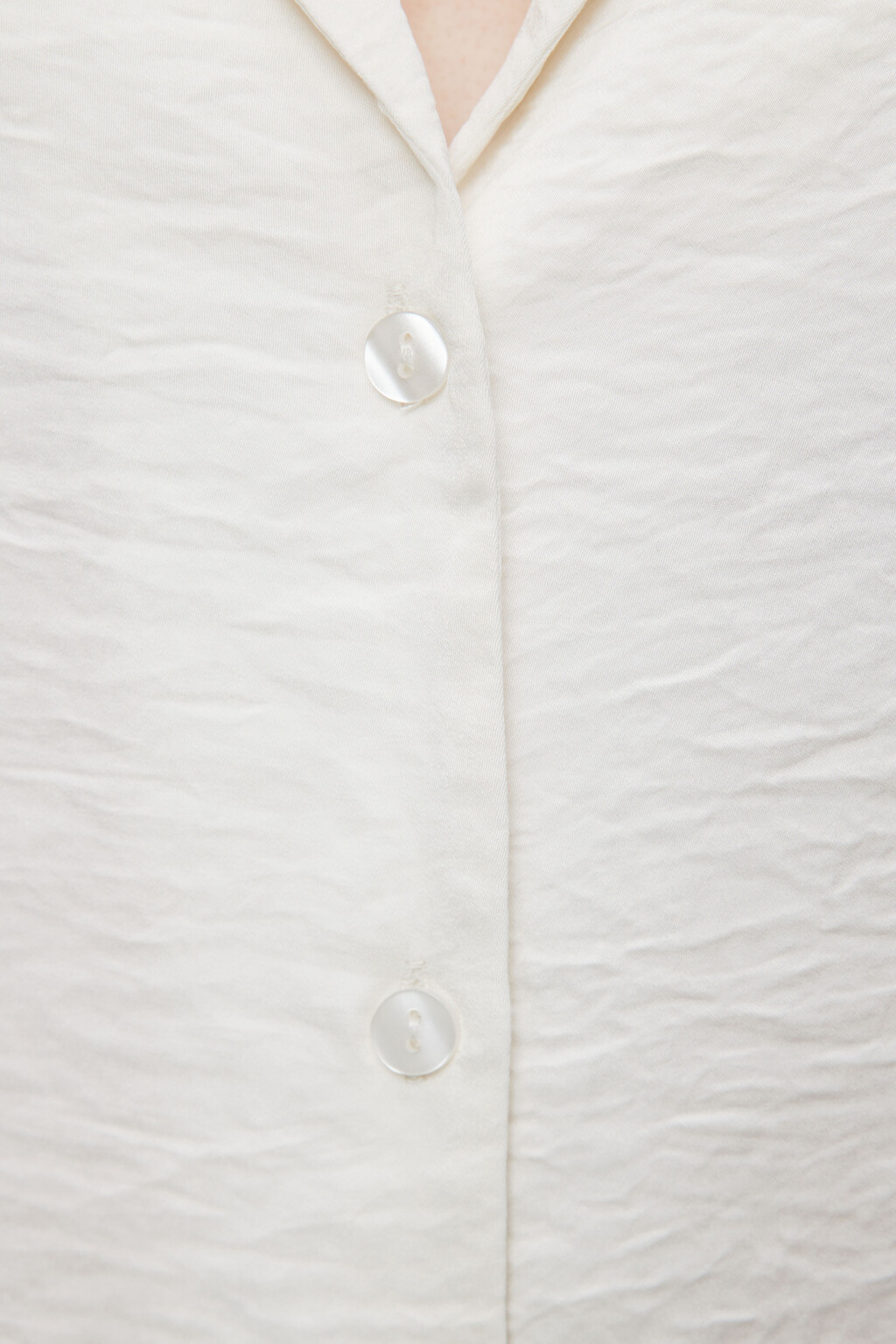 Блузка oversize домашняя сатиновая с коротким рукавом - цвет белый - 5