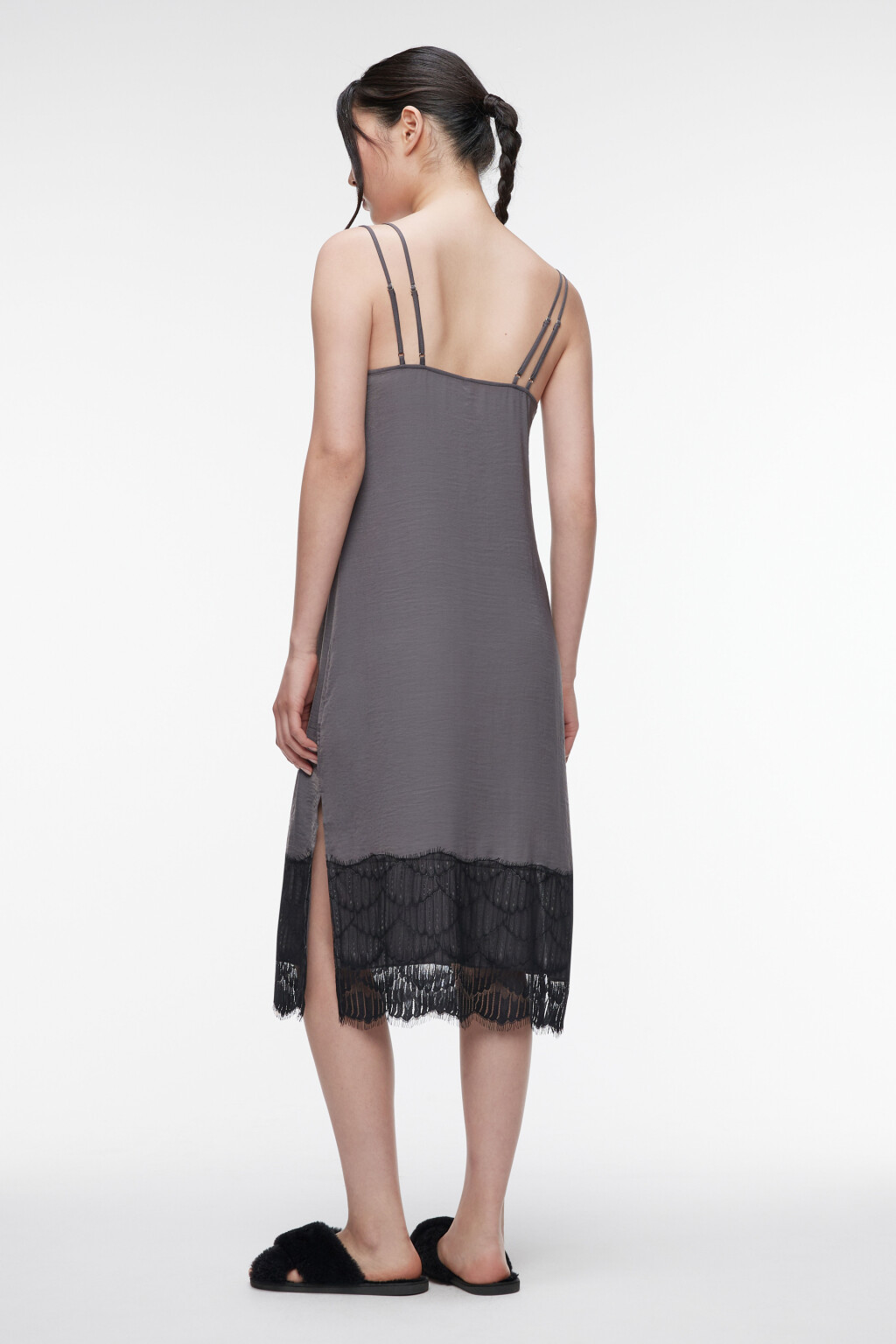 Платье-комбинация домашнее сатиновое с кружевом - цвет серый - 3