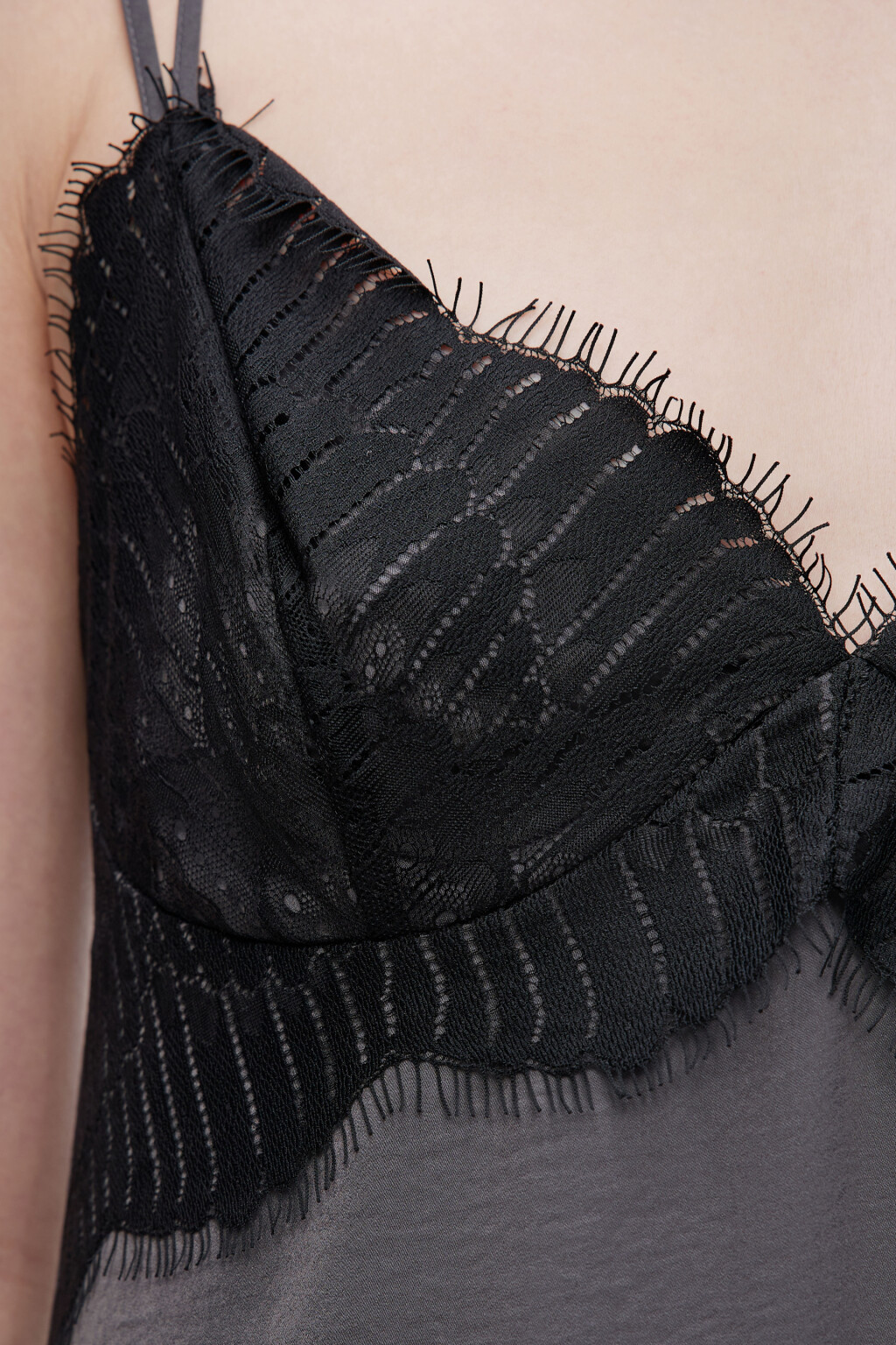 Платье-комбинация домашнее сатиновое с кружевом - цвет серый - 6